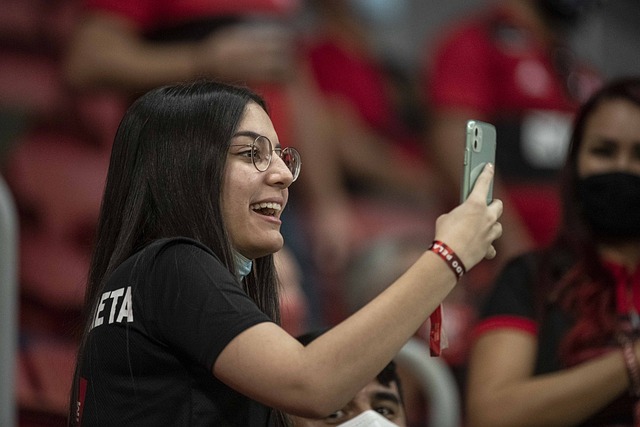 甚至颠覆他 甚至颠覆他